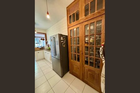 Casa à venda com 201m², 3 quartos e 5 vagas