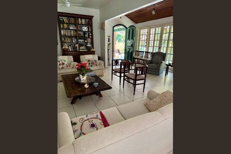 Casa à venda com 201m², 3 quartos e 5 vagas