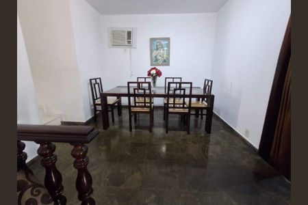 Casa à venda com 158m², 3 quartos e sem vaga