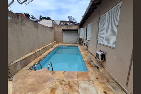 Casa à venda com 158m², 3 quartos e sem vaga