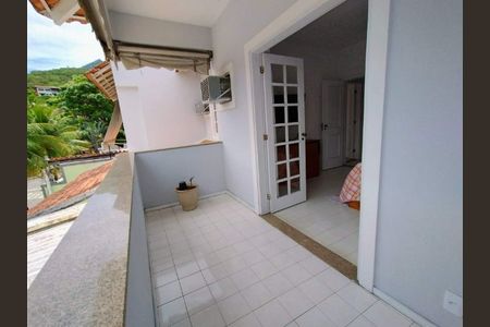 Casa à venda com 239m², 3 quartos e 2 vagas