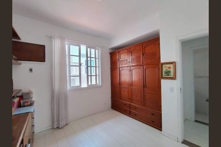 Casa à venda com 239m², 3 quartos e 2 vagas