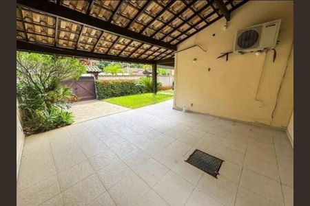 Casa à venda com 150m², 3 quartos e 4 vagas