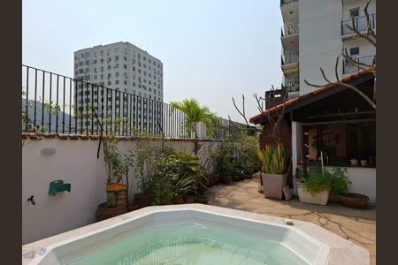 Apartamento à venda com 251m², 4 quartos e sem vaga