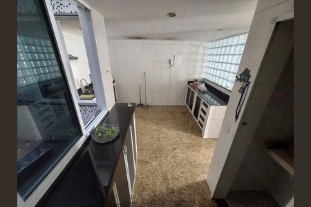 Casa à venda com 156m², 3 quartos e 1 vaga