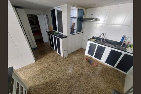 Casa à venda com 156m², 3 quartos e 1 vaga