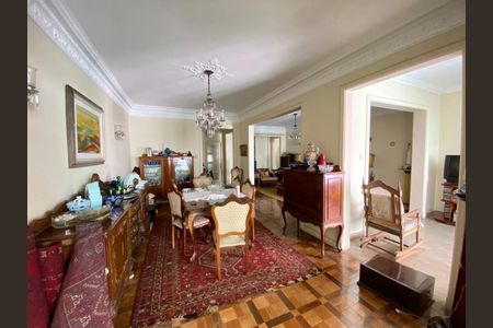 Apartamento à venda com 220m², 4 quartos e 1 vaga