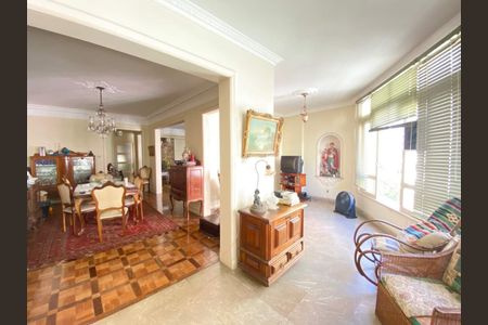 Apartamento à venda com 220m², 4 quartos e 1 vaga