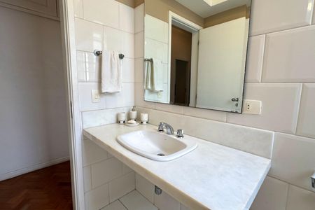 Apartamento à venda com 445m², 7 quartos e 1 vaga Apartamento à venda com 445m², 7 quartos e 1 vagaBanheiro Social