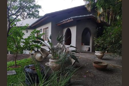 Casa à venda com 375m², 4 quartos e sem vaga