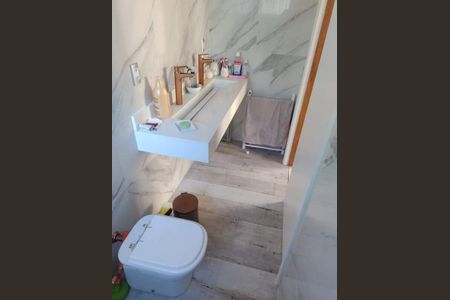 Casa à venda com 375m², 4 quartos e sem vaga