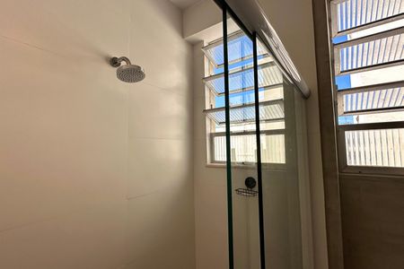 Apartamento à venda com 226m², 4 quartos e 1 vaga Apartamento à venda com 226m², 4 quartos e 1 vagaBanheiro Social