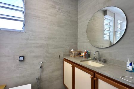 Apartamento à venda com 226m², 4 quartos e 1 vaga Apartamento à venda com 226m², 4 quartos e 1 vagaBanheiro Social