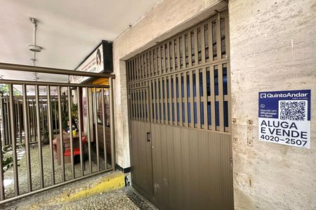 Apartamento à venda com 226m², 4 quartos e 1 vaga Apartamento à venda com 226m², 4 quartos e 1 vagaPlaquinha
