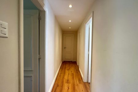 Apartamento à venda com 226m², 4 quartos e 1 vaga Apartamento à venda com 226m², 4 quartos e 1 vagaCorredor