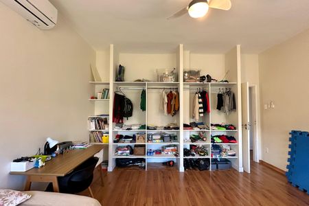 Apartamento à venda com 226m², 4 quartos e 1 vaga Apartamento à venda com 226m², 4 quartos e 1 vagaQuarto 03