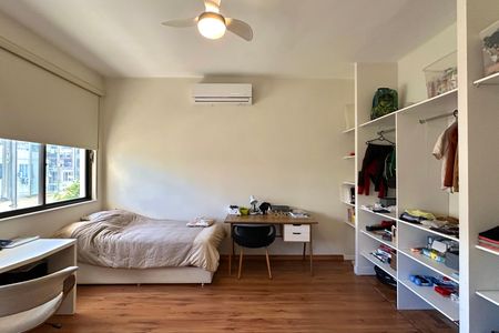 Apartamento à venda com 226m², 4 quartos e 1 vaga Apartamento à venda com 226m², 4 quartos e 1 vagaQuarto 03