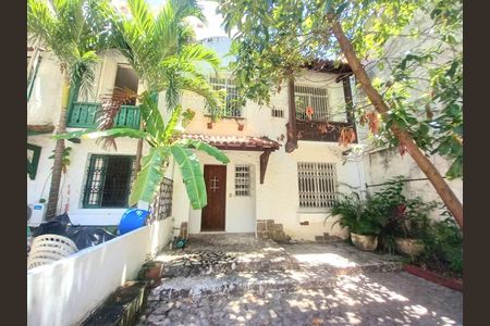 Casa à venda com 111m², 3 quartos e 2 vagas