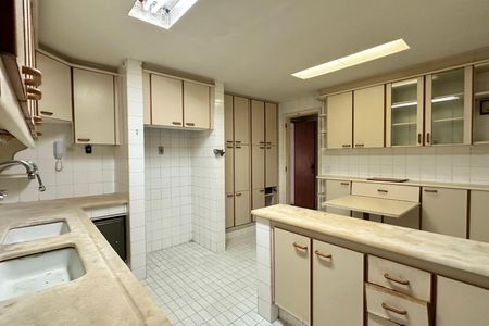 Apartamento à venda com 265m², 4 quartos e 2 vagasCozinha