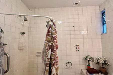 Apartamento à venda com 265m², 4 quartos e 2 vagasBanheiro Social