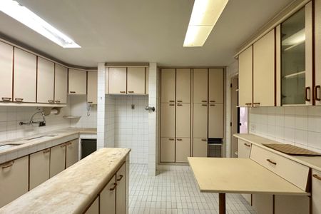 Apartamento à venda com 265m², 4 quartos e 2 vagasCozinha