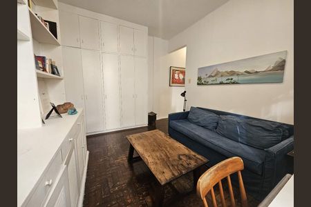 Apartamento à venda com 46m², 1 quarto e sem vaga