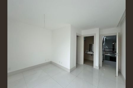 Casa à venda com 402m², 4 quartos e 4 vagas Casa à venda com 402m², 4 quartos e 4 vagasSuíte 2