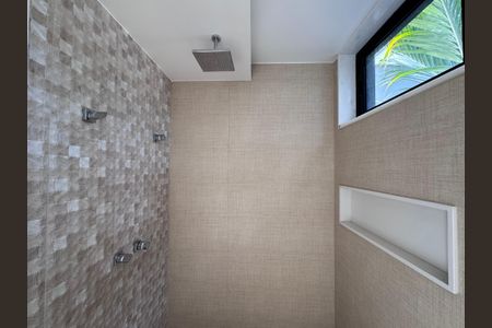 Casa à venda com 402m², 4 quartos e 4 vagas Casa à venda com 402m², 4 quartos e 4 vagasSuíte 2 - Banheiro