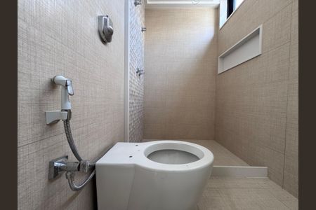 Casa à venda com 402m², 4 quartos e 4 vagas Casa à venda com 402m², 4 quartos e 4 vagasSuíte 4 - Banheiro