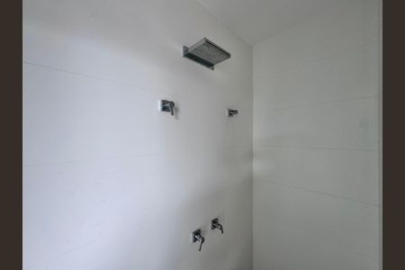 Casa à venda com 402m², 4 quartos e 4 vagas Casa à venda com 402m², 4 quartos e 4 vagasÁrea externa - Banheiro