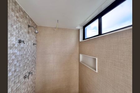 Casa à venda com 402m², 4 quartos e 4 vagas Casa à venda com 402m², 4 quartos e 4 vagasSalão - Banheiro