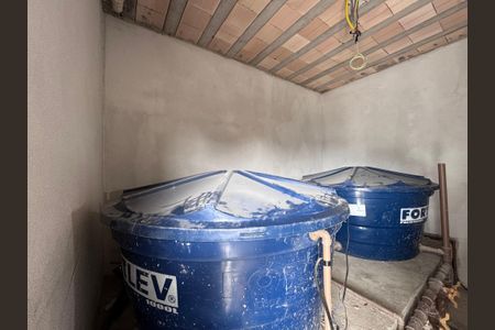 Casa à venda com 402m², 4 quartos e 4 vagas Casa à venda com 402m², 4 quartos e 4 vagasCompartimento Caixas D´água