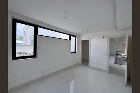 Casa à venda com 402m², 4 quartos e 4 vagas Casa à venda com 402m², 4 quartos e 4 vagasSuíte 4