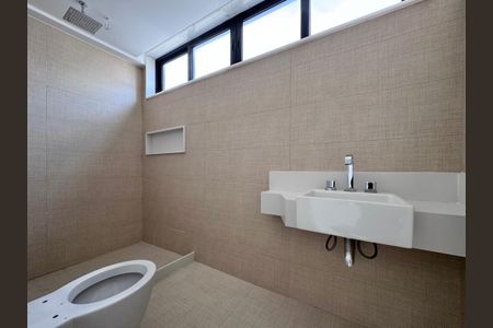 Casa à venda com 402m², 4 quartos e 4 vagas Casa à venda com 402m², 4 quartos e 4 vagasSuíte 3 - Banheiro