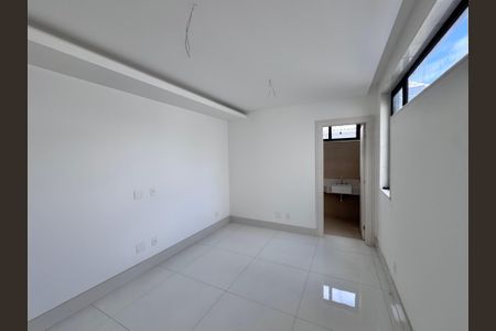 Casa à venda com 402m², 4 quartos e 4 vagas Casa à venda com 402m², 4 quartos e 4 vagasSuíte 4