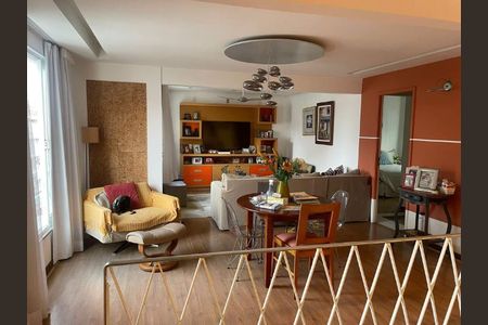 Apartamento à venda com 206m², 5 quartos e 1 vaga