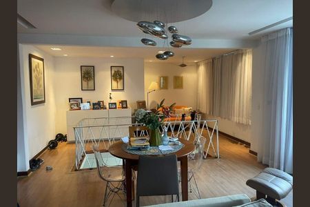 Apartamento à venda com 206m², 5 quartos e 1 vaga