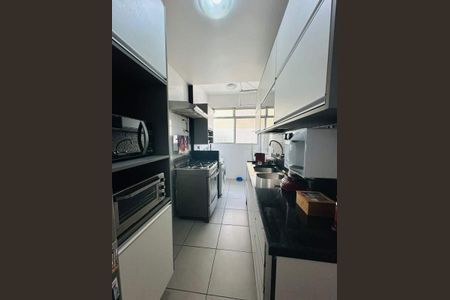 Apartamento à venda com 77m², 2 quartos e 1 vaga