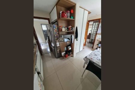 Casa à venda com 206m², 4 quartos e 3 vagas