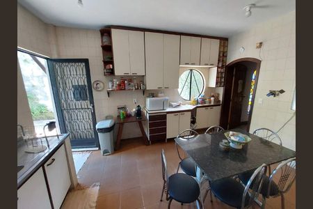 Casa à venda com 292m², 3 quartos e 4 vagas