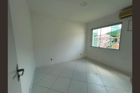 Casa à venda com 282m², 4 quartos e 2 vagas