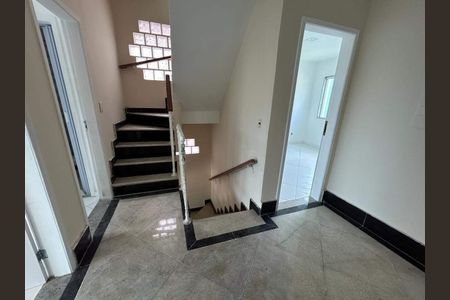 Casa à venda com 282m², 4 quartos e 2 vagas