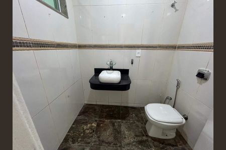 Casa à venda com 282m², 4 quartos e 2 vagas