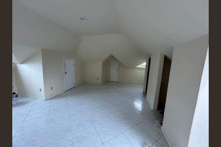 Casa à venda com 282m², 4 quartos e 2 vagas