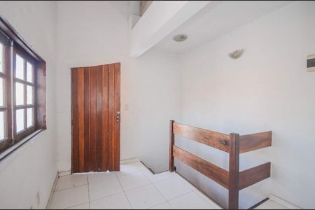 Casa à venda com 216m², 4 quartos e 2 vagas