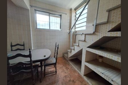 Casa à venda com 50m², 3 quartos e 1 vaga
