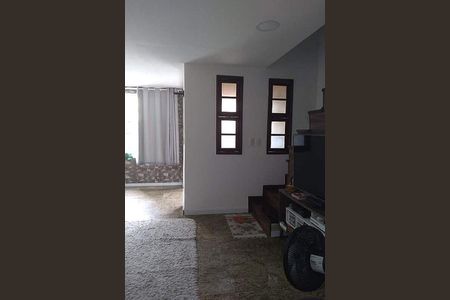 Casa à venda com 200m², 4 quartos e 1 vaga