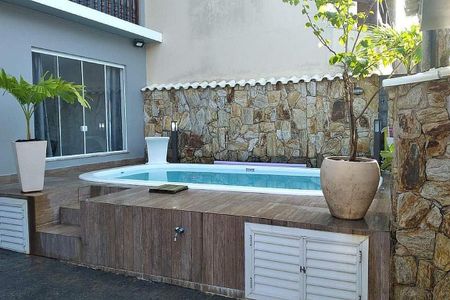 Casa à venda com 200m², 4 quartos e 1 vaga