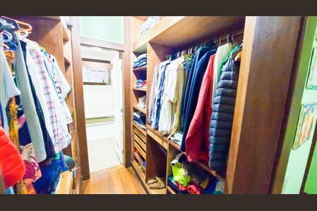 Casa à venda com 270m², 5 quartos e 3 vagas