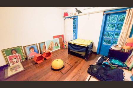 Casa à venda com 270m², 5 quartos e 3 vagas